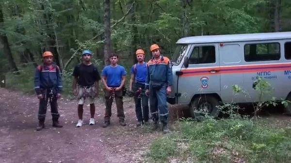 🏞️ Турист застрял в ущелье над 56-метровым водопадом в Крыму