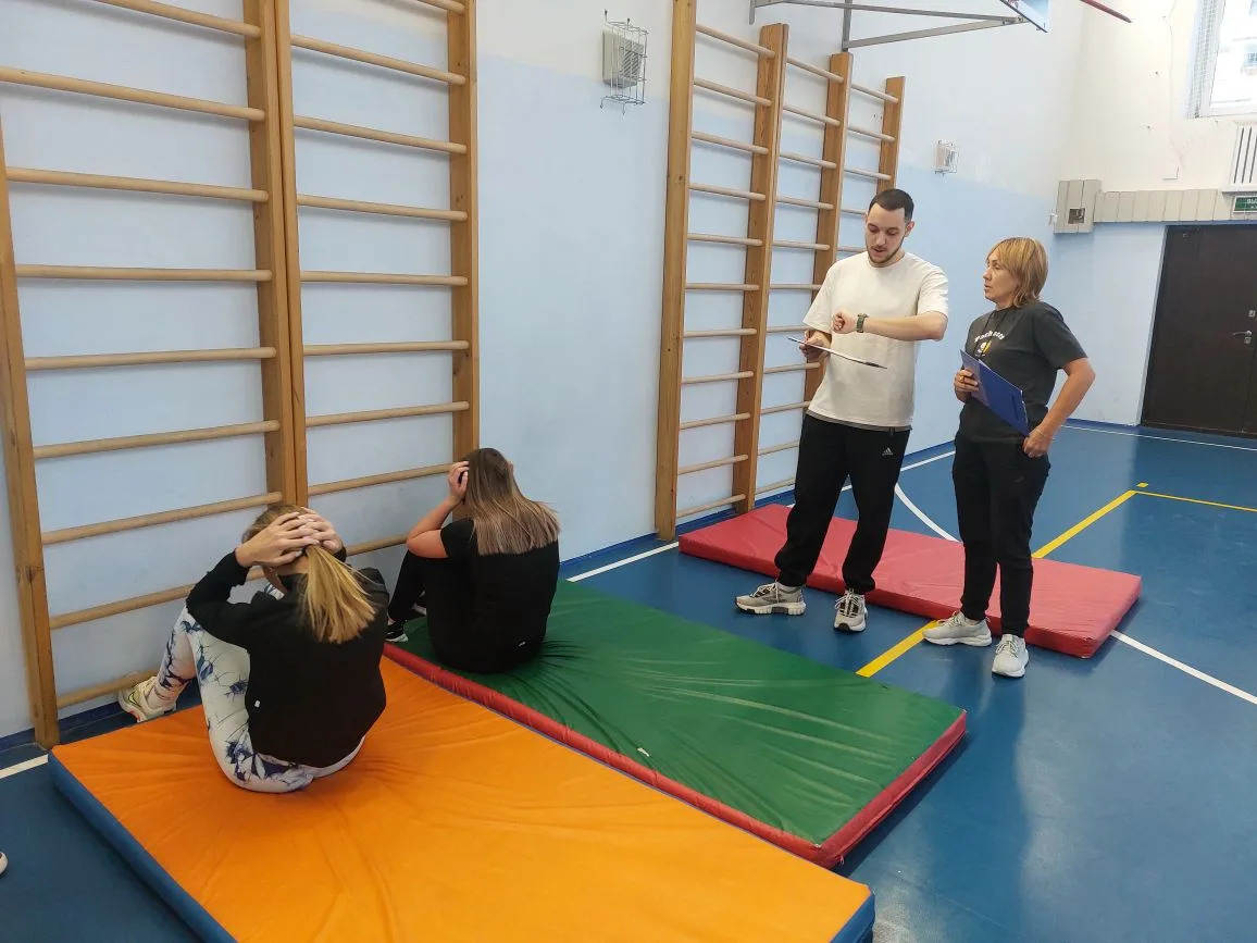 🌟Физкульт-ура!  Субботнее утро наши  педагоги дружно  провели в спортивном комплексе школы: после  л