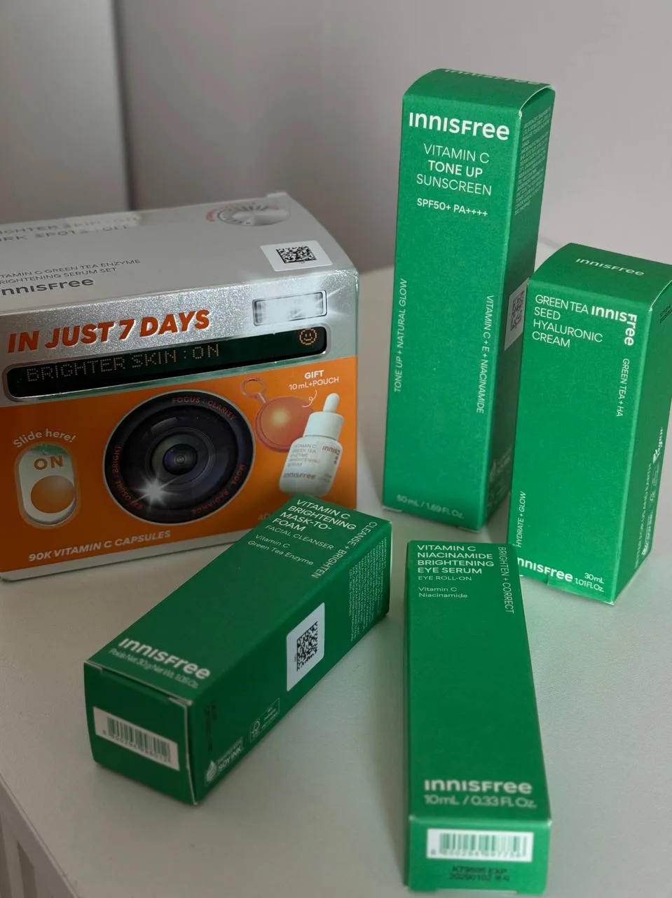 А если говорить про распаковки косметики, то Innisfree прислали линейку ухода с витамином С. 

#чтон
