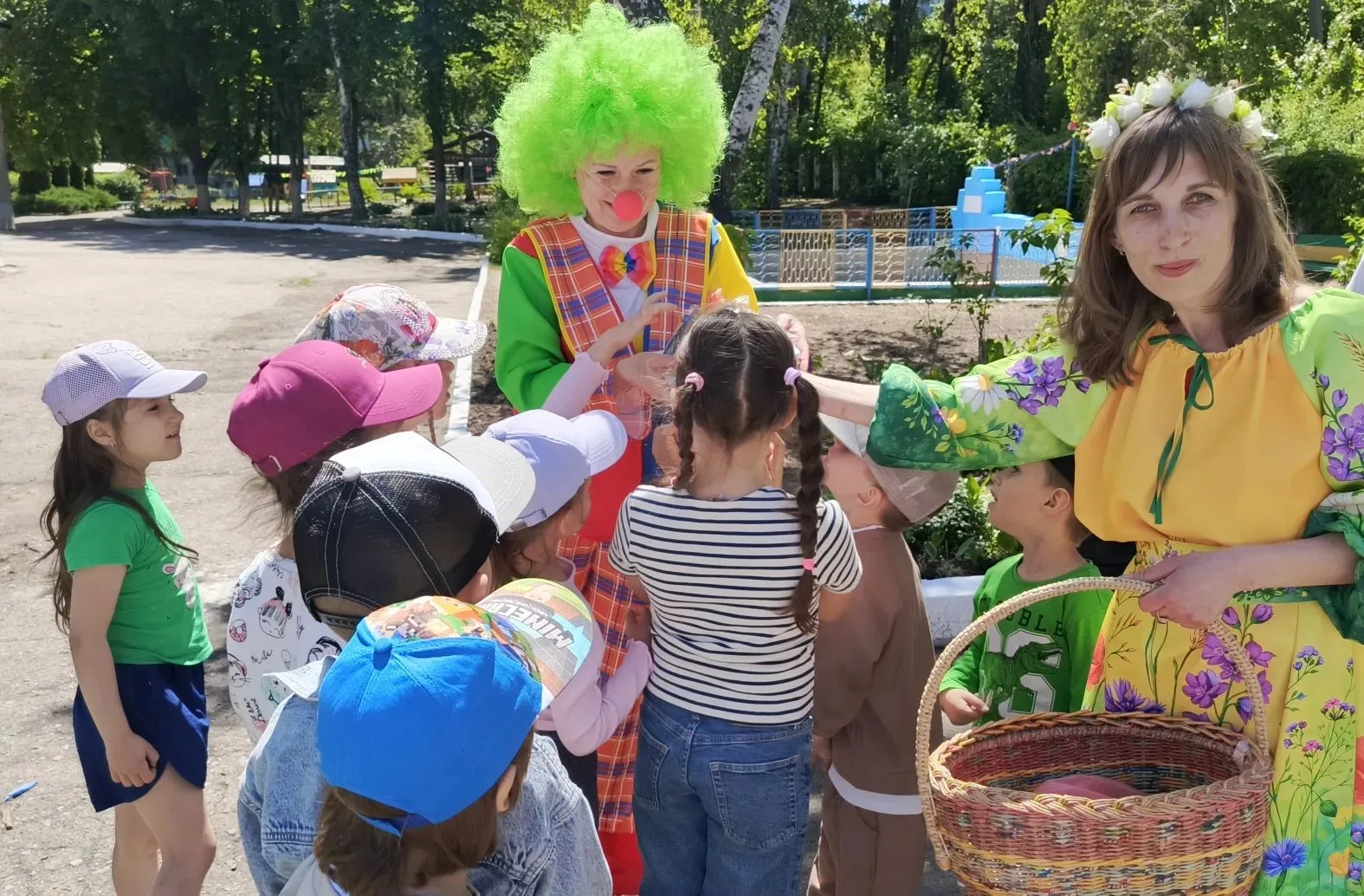 Ежегодно, 1 июня отмечается Международный  день защиты детей, день напоминающий, взросл...