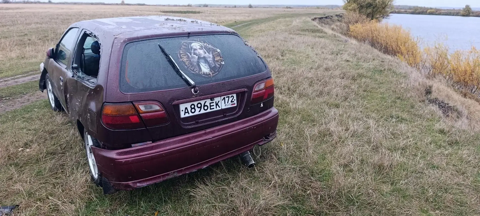 Автомобиль Ниссан утонул в Казанском округе