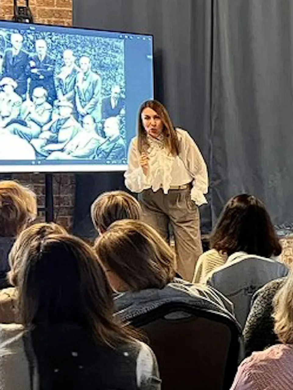 Елена Лукиянчук: лекторий истории искусств в Терра Юридикум                                         
