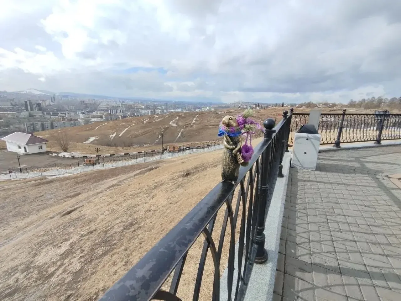Сегодня, 24 марта, учащиеся 6*В" Класса совместно с классным руководителем Аливановой Анной Сергеевн