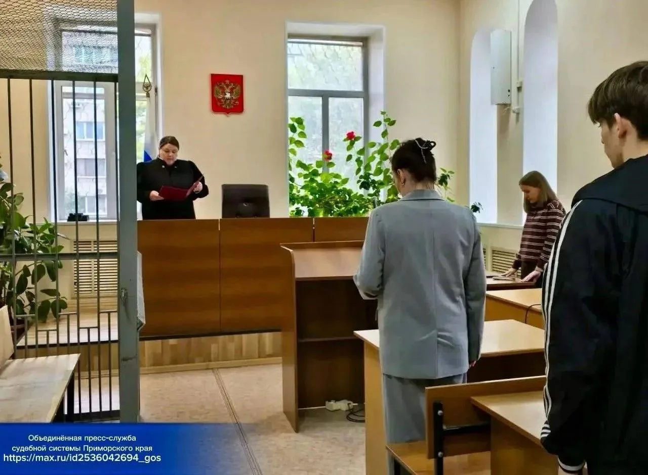 🪡😨 Клиенту салона красоты в Уссурийске иглой пробили лёгкое