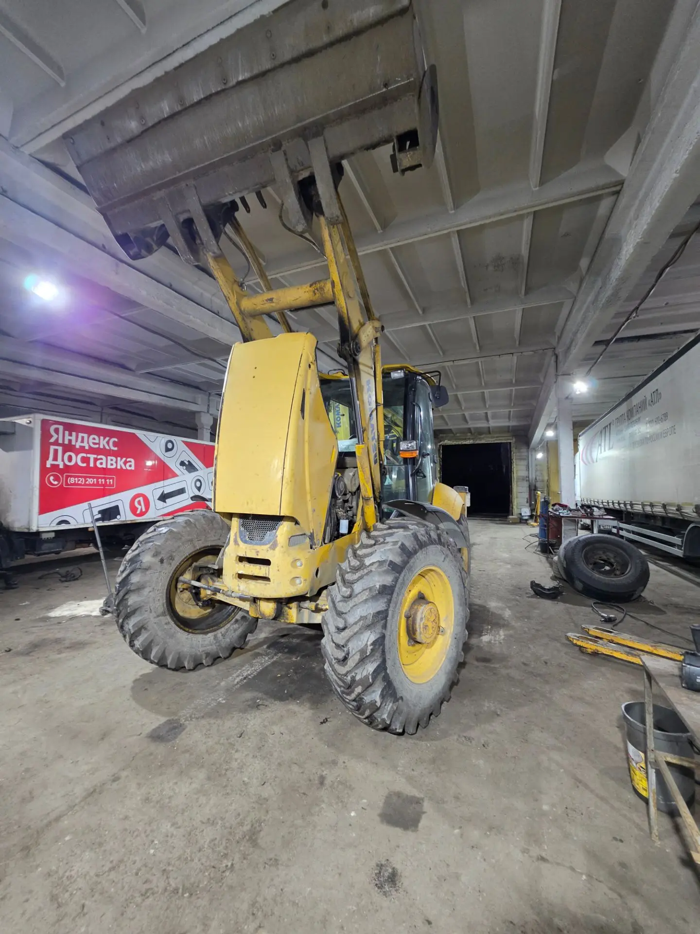 KOMATSU