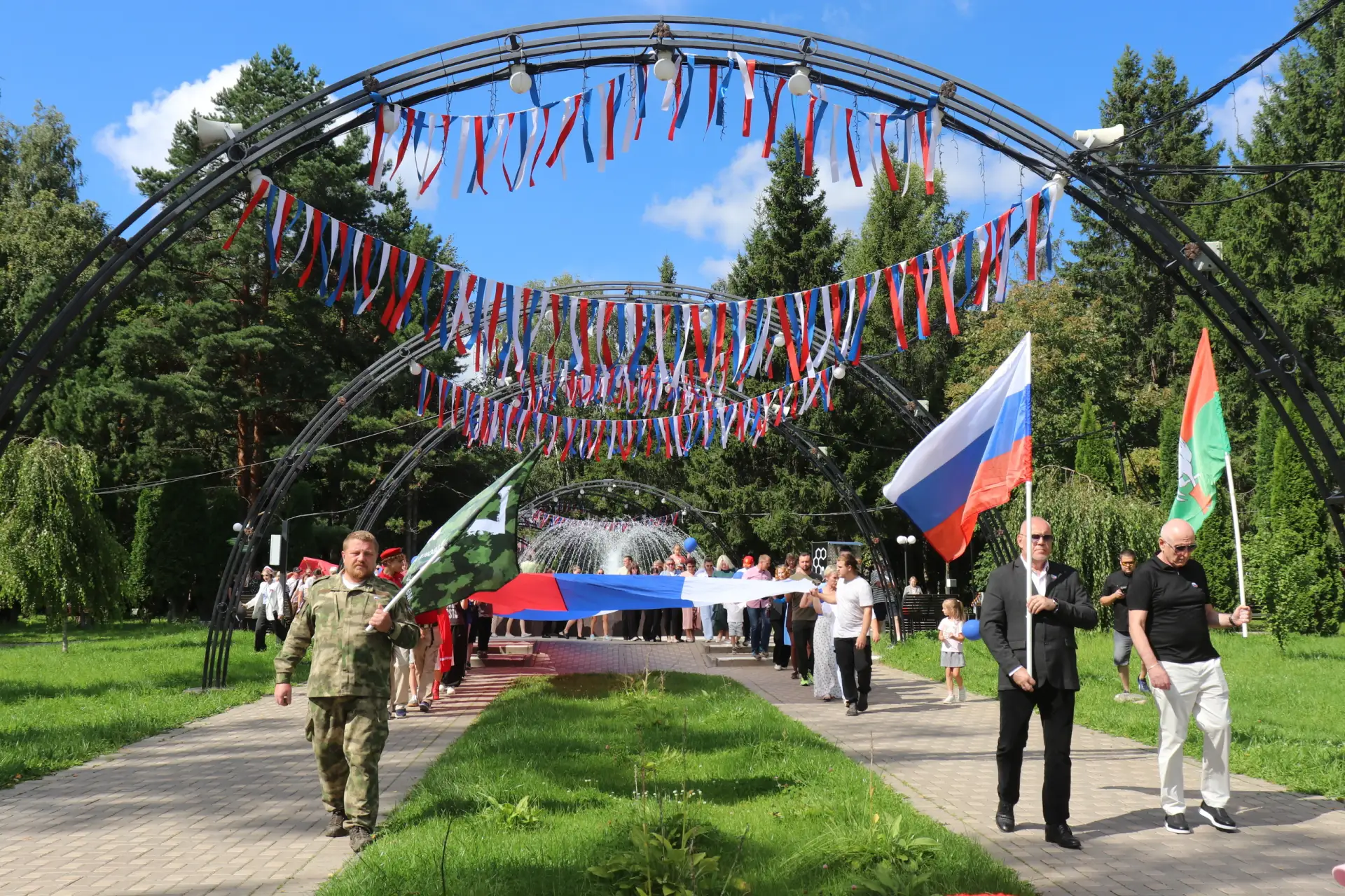 🇷🇺 22 августа, вся страна отмечает День Государственного флага Российской Федерации 🇷🇺