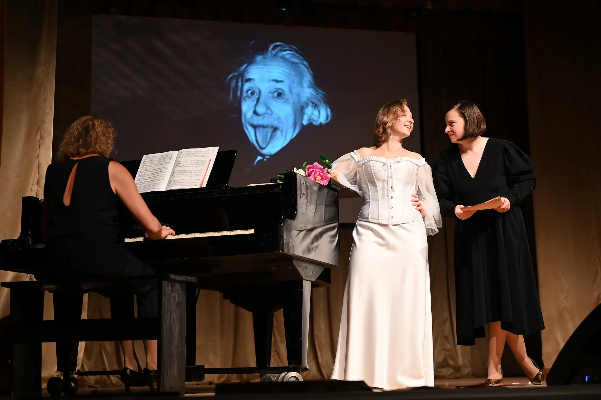 Женский голос в эпоху париков и манускриптов 🎤 
🎼 Вчера в Центре культуры и досуга «Факел» состоял