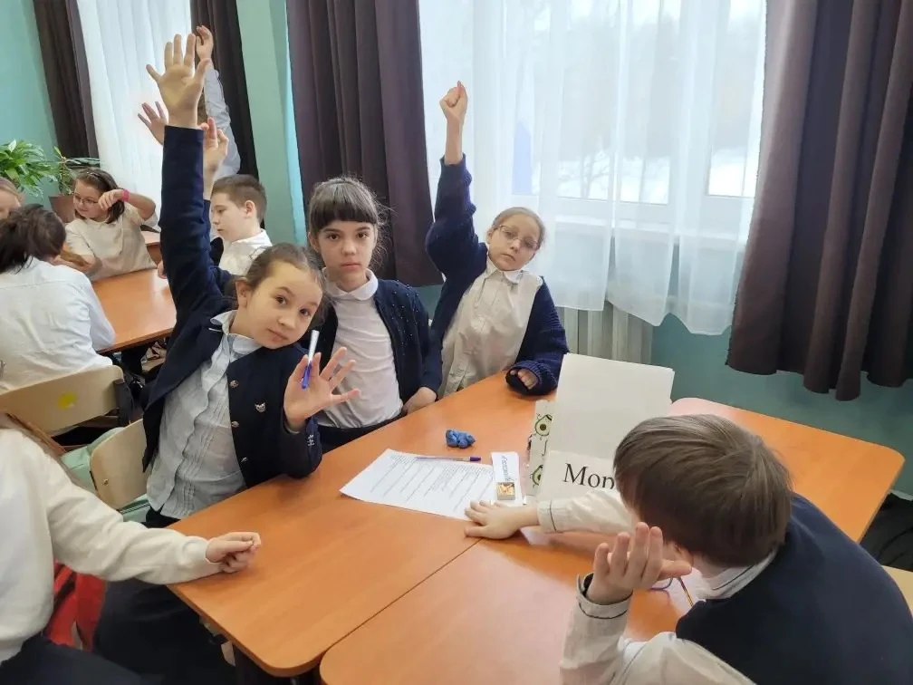 «Зимние сказки» в 4б  26 февраля в 4б классе прошла защита проекта "Зимние сказки". В течение месяца