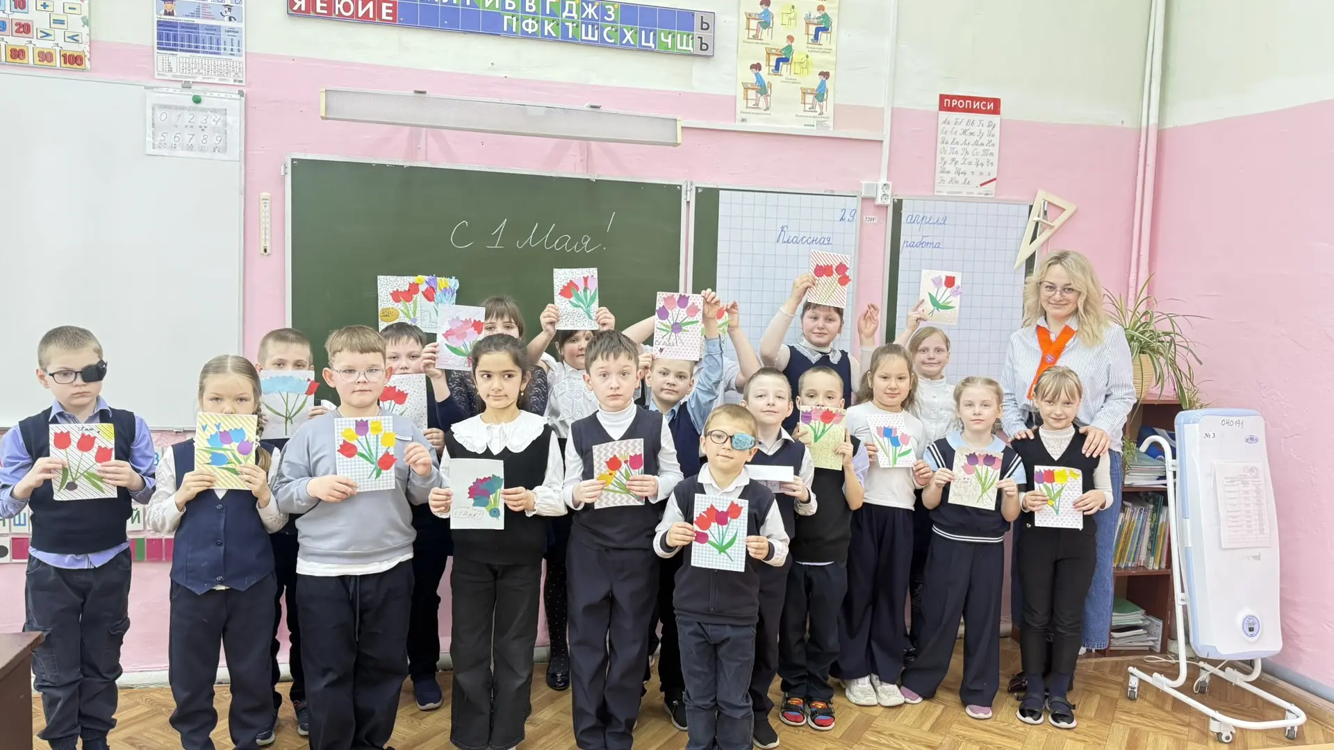 🧑‍🎨Сегодня наши первоклассники окунулись в атмосферу настоящего творческого процесса!...