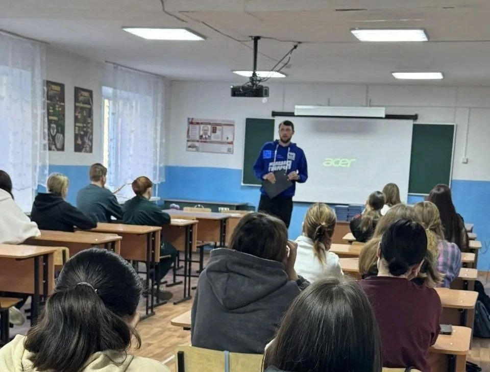 🔵 Руководитель местного отделения «Молодой Гвардии» Сузунского округа Михаил Дрегерт п...