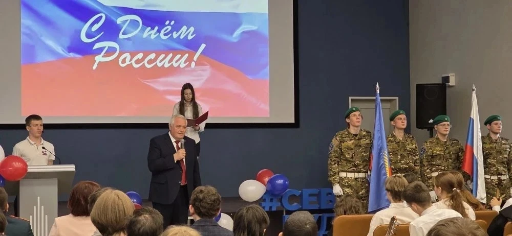 Уполномоченный по правам человека в Мурманской области принял участие в торжественном м...