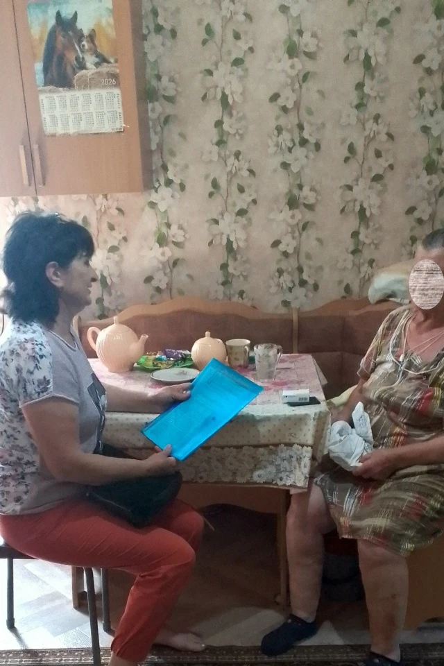 Комплексный центр социального обслуживания населения Лопатинского района регулярно организует посеще
