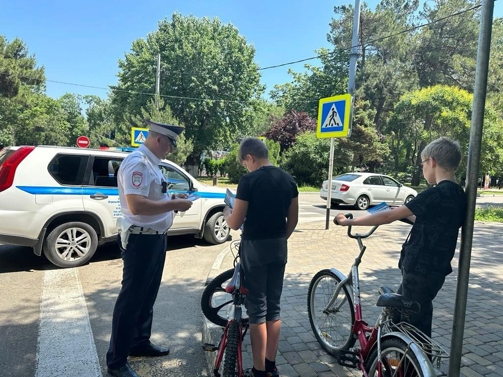 🚴‍♂ С приходом лета на наших дорогах стало заметно больше двухколёсных гонщиков — и эт...