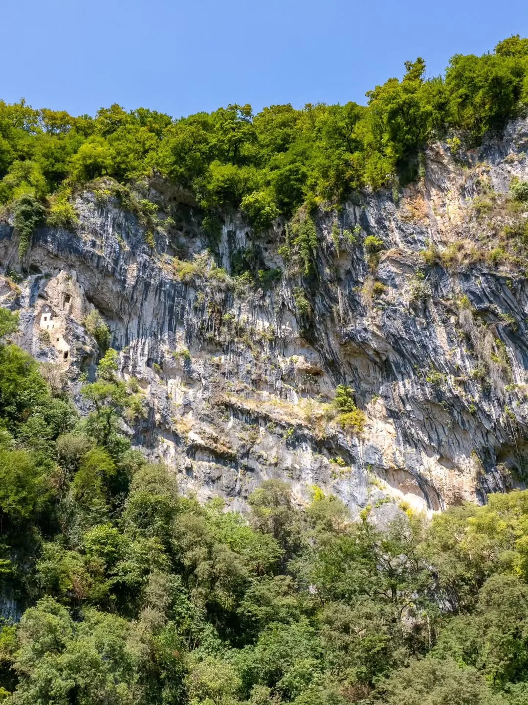 🏰 Отхарский скальный монастырь — загадочная жемчужина Абхазии! ✨