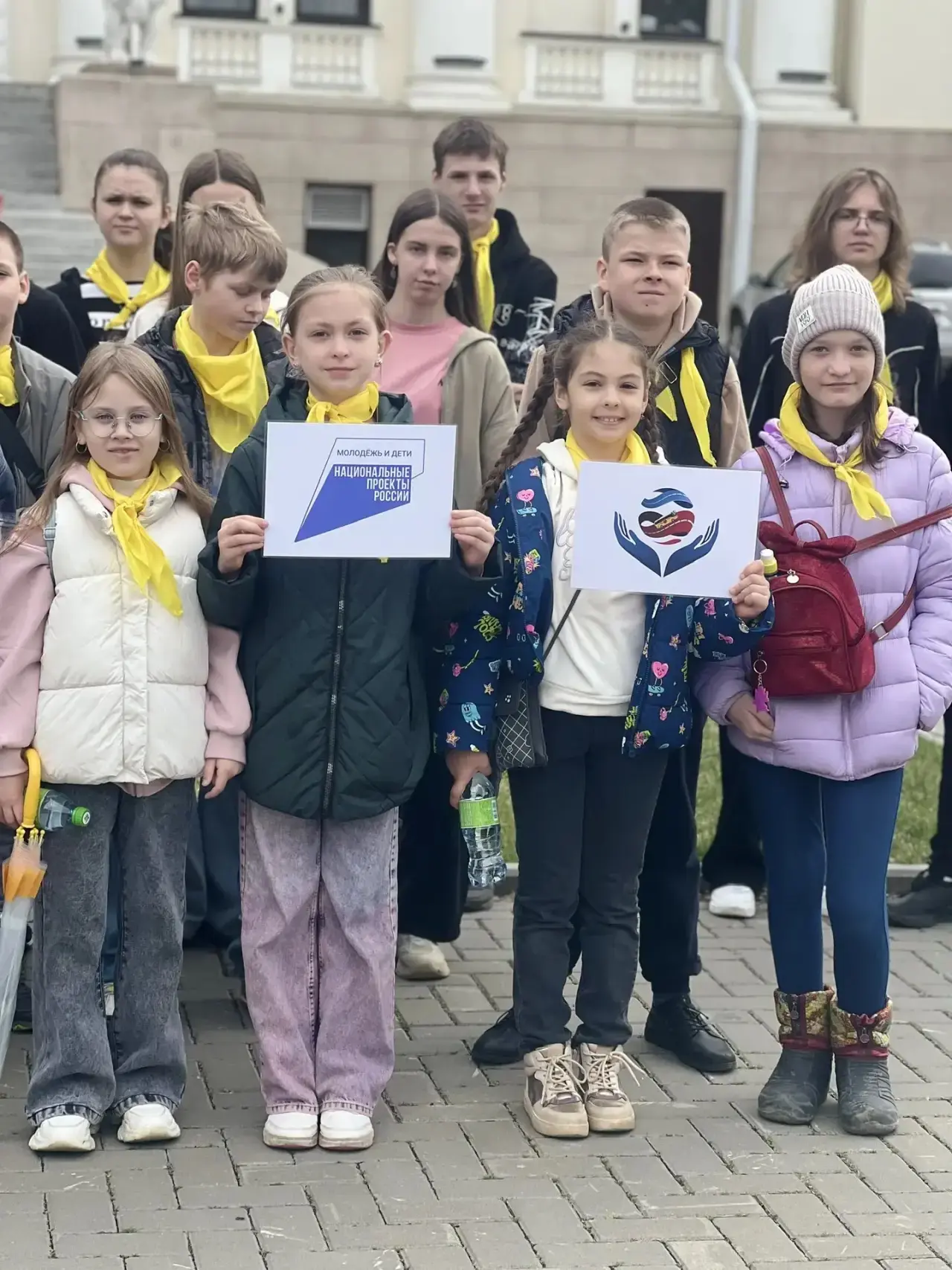 Знать и любить свой город — важно!  Во время каникул школьники побывали на познавательной экскурсии 