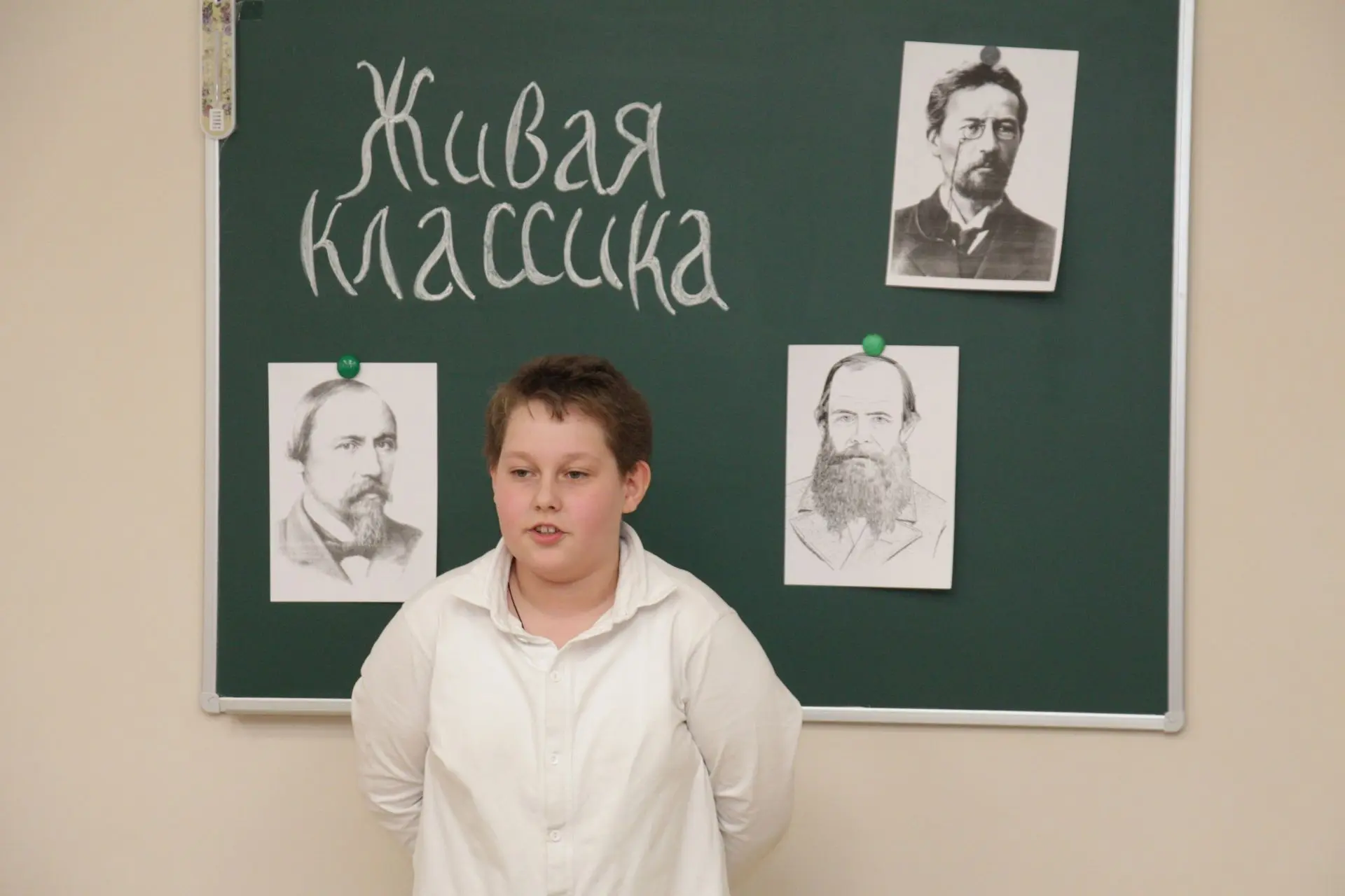📚✨ Сегодня в нашей гимназии прошел ежегодный конкурс юных чтецов "Живая классика"!   Участники проде