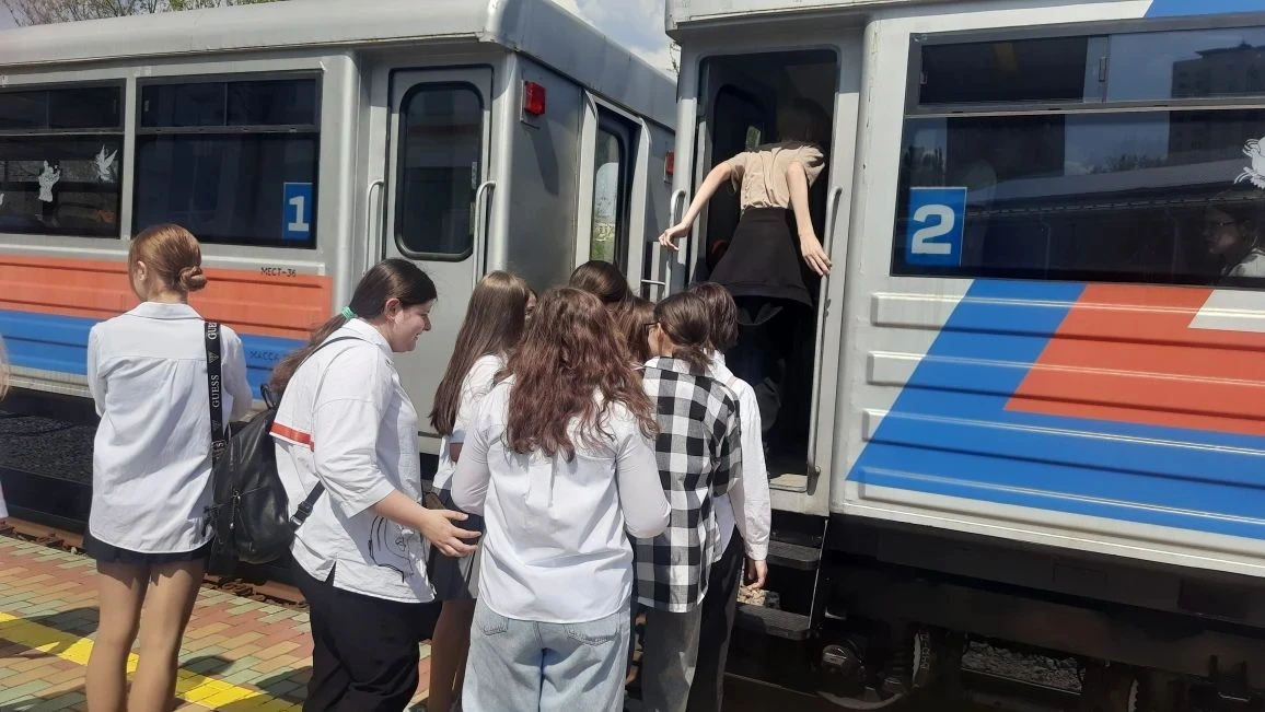 🚂 Путешествие в мир профессий: как прошла профориентационная экскурсия на детской железной дороге Во