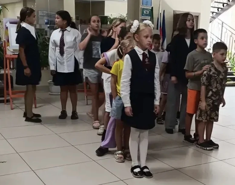 🎉 1 СЕНТЯБРЯ В ДК «МОЛОДЕЖНЫЙ» — ЯРКО, ШУМНО И ВЕСЕЛО! 🎒📚✨