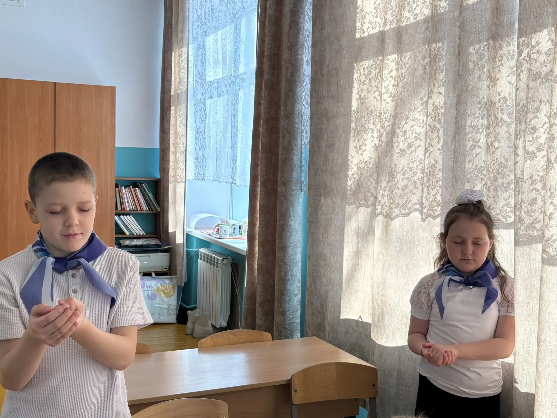 ✅ С началом четвертой четверти! 

🇷🇺 Торжественная церемония выноса флага и исполнения гимна Росси