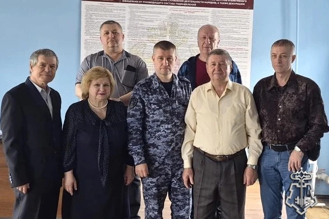 Новошахтинские росгвардейцы поздравили ветеранов ОВД с профессиональным праздником
