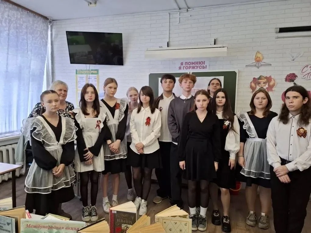 📘 В 9 «А» сегодня звучали важные слова о войне…