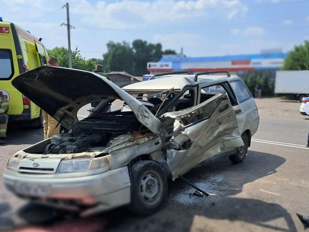 В Бийске в результате ДТП погиб водитель легкового автомобиля

Авария произошла сегодня на улице Ями