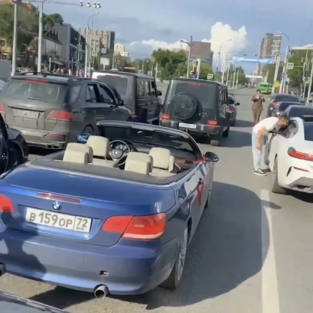 Госавтоинспекция: Сотрудники Госавтоинспекции проводят проверку по факту массового нарушения ПДД уча