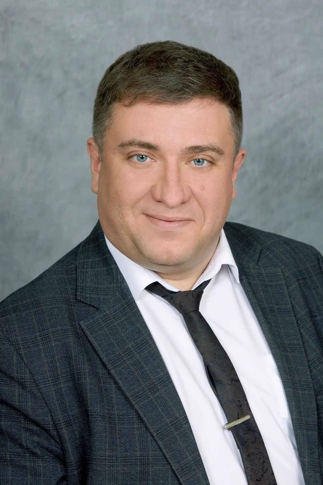 Уважаемый Степан Владимирович!
От всего сердца поздравляем Вас с днём рождения!
«Здесь история стано