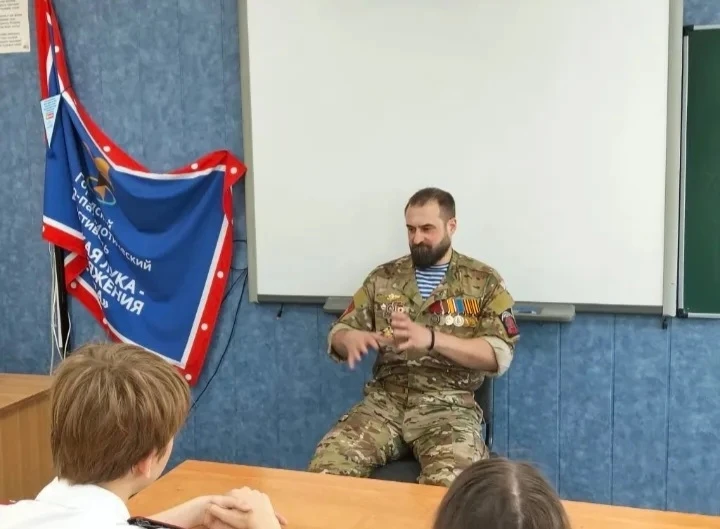 18 мая в нашей школе состоялась встреча в рамках всероссийского проекта «Диалоги с Героями». Это важ