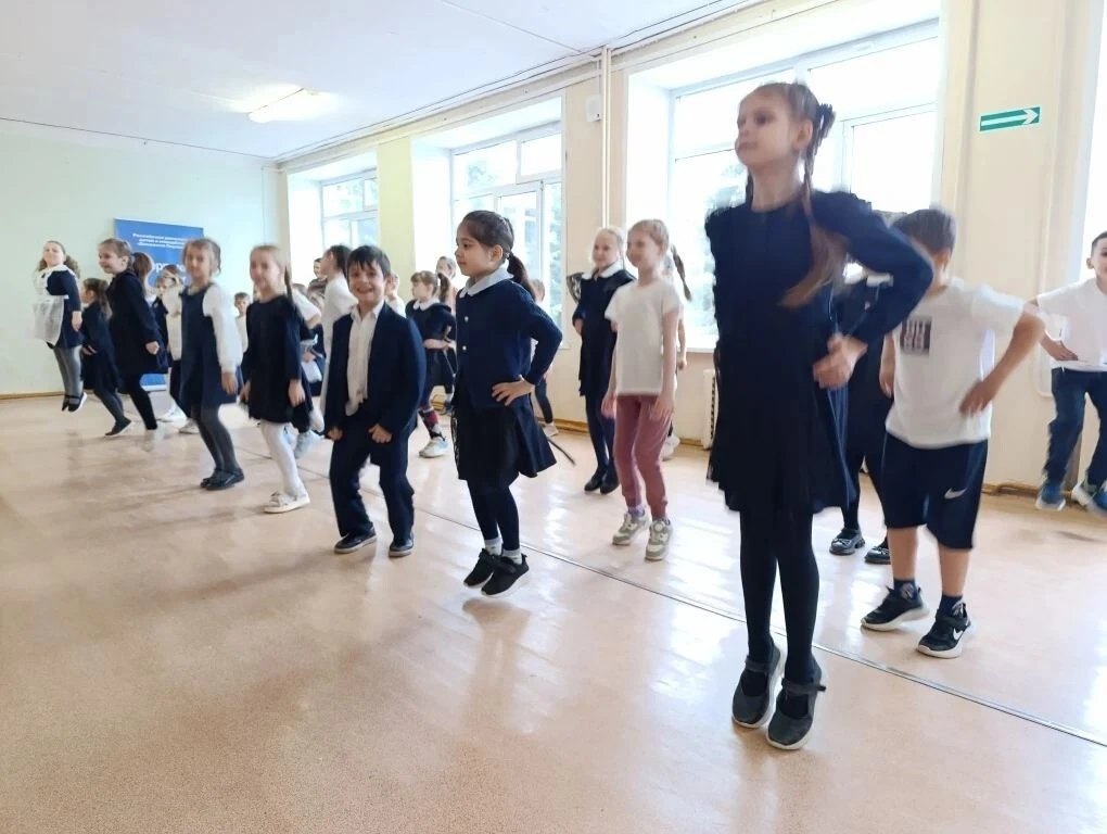 💃Сегодня во 2 корпусе в честь Дня Земли перемены стали особенно яркими и интересными ✨   Актив школы