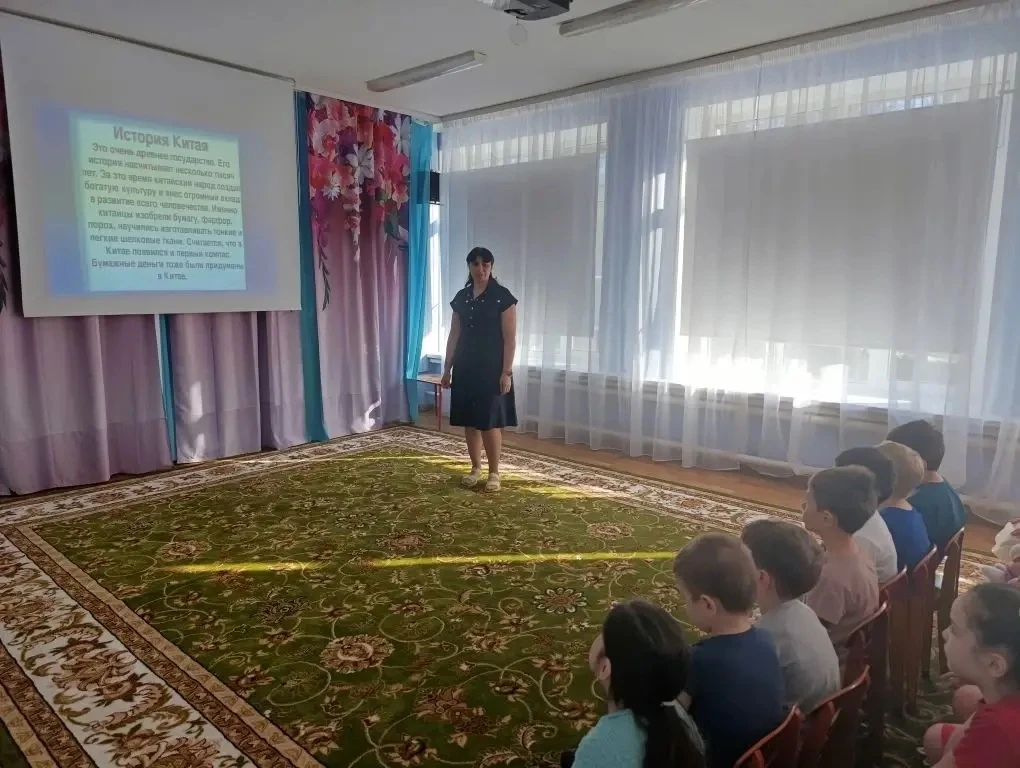 В старшей и подготовительной к школе группе МБОУ "Школа № 18" ДО 22 прошел показ презентации на тему
