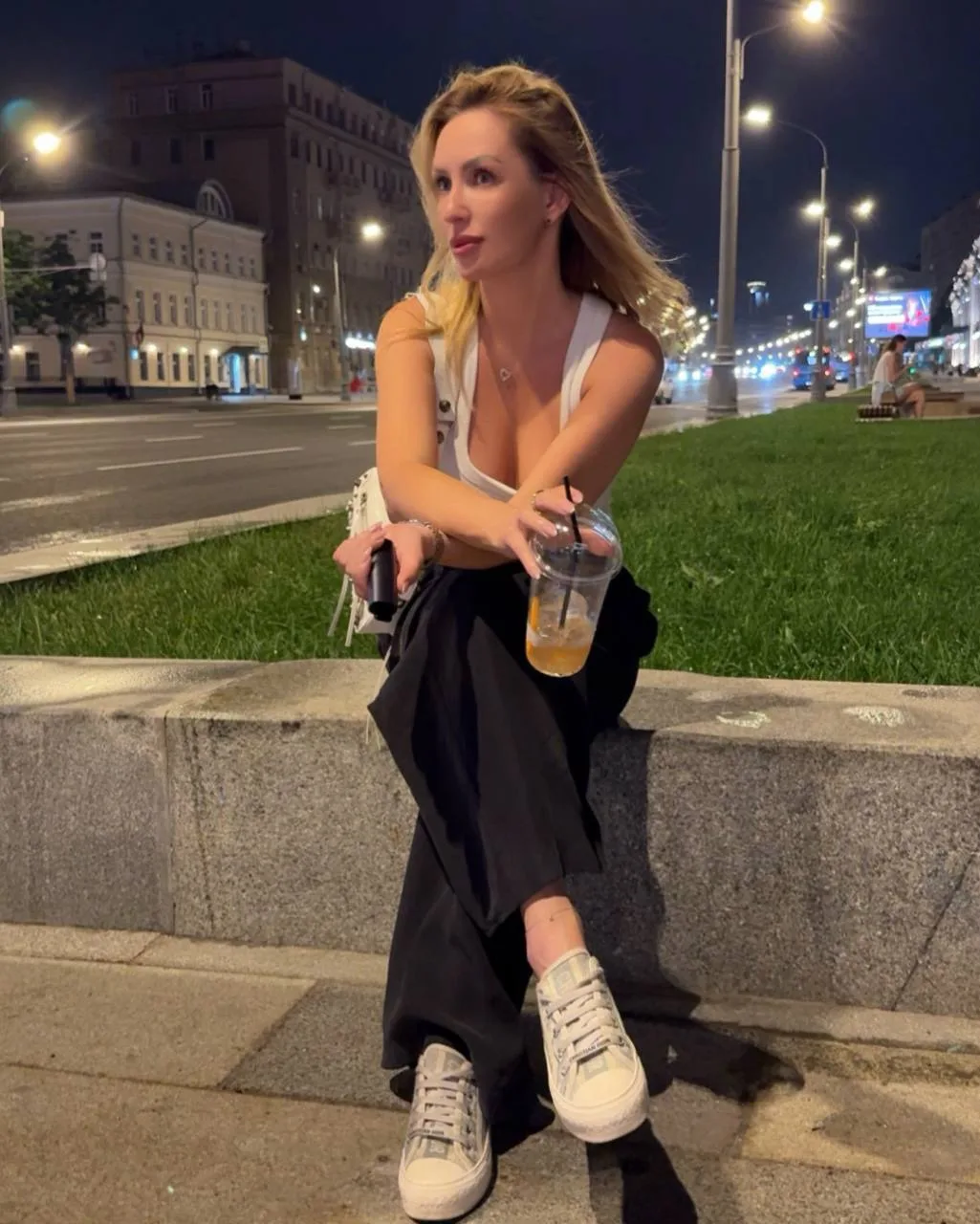 15.06: Напряженное новолуние в Близнецах и Черная Луна 🌚

Уже завтра нас ждет еще одна точка обнуле