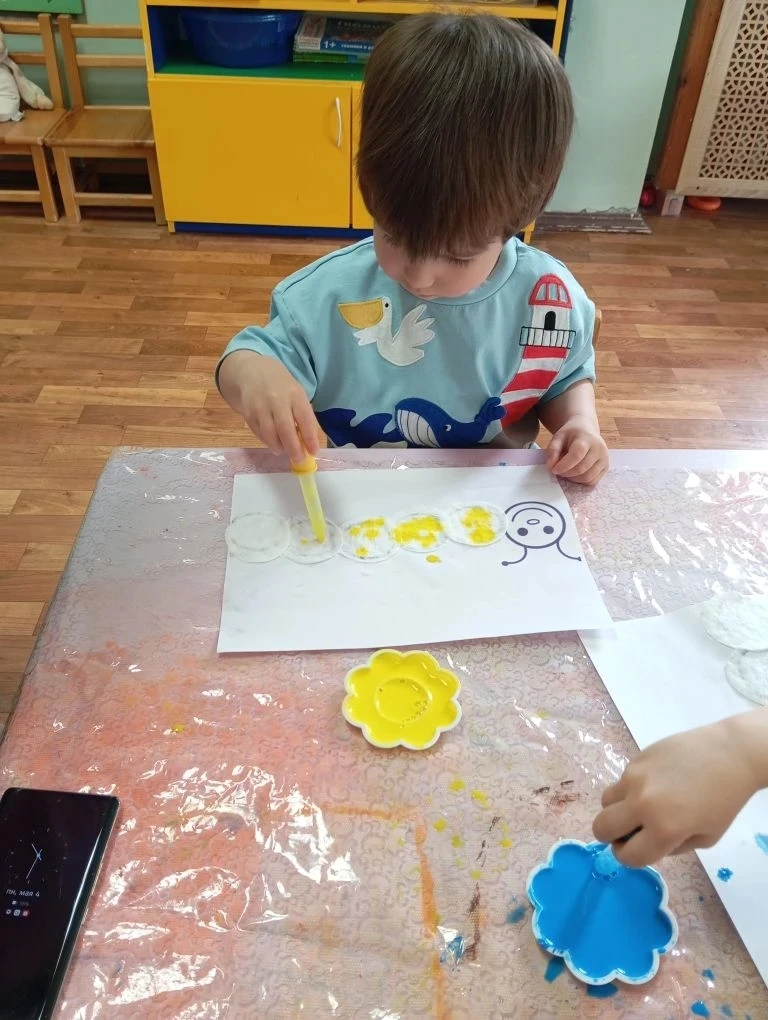 Пипетки Монтессори для творчества.