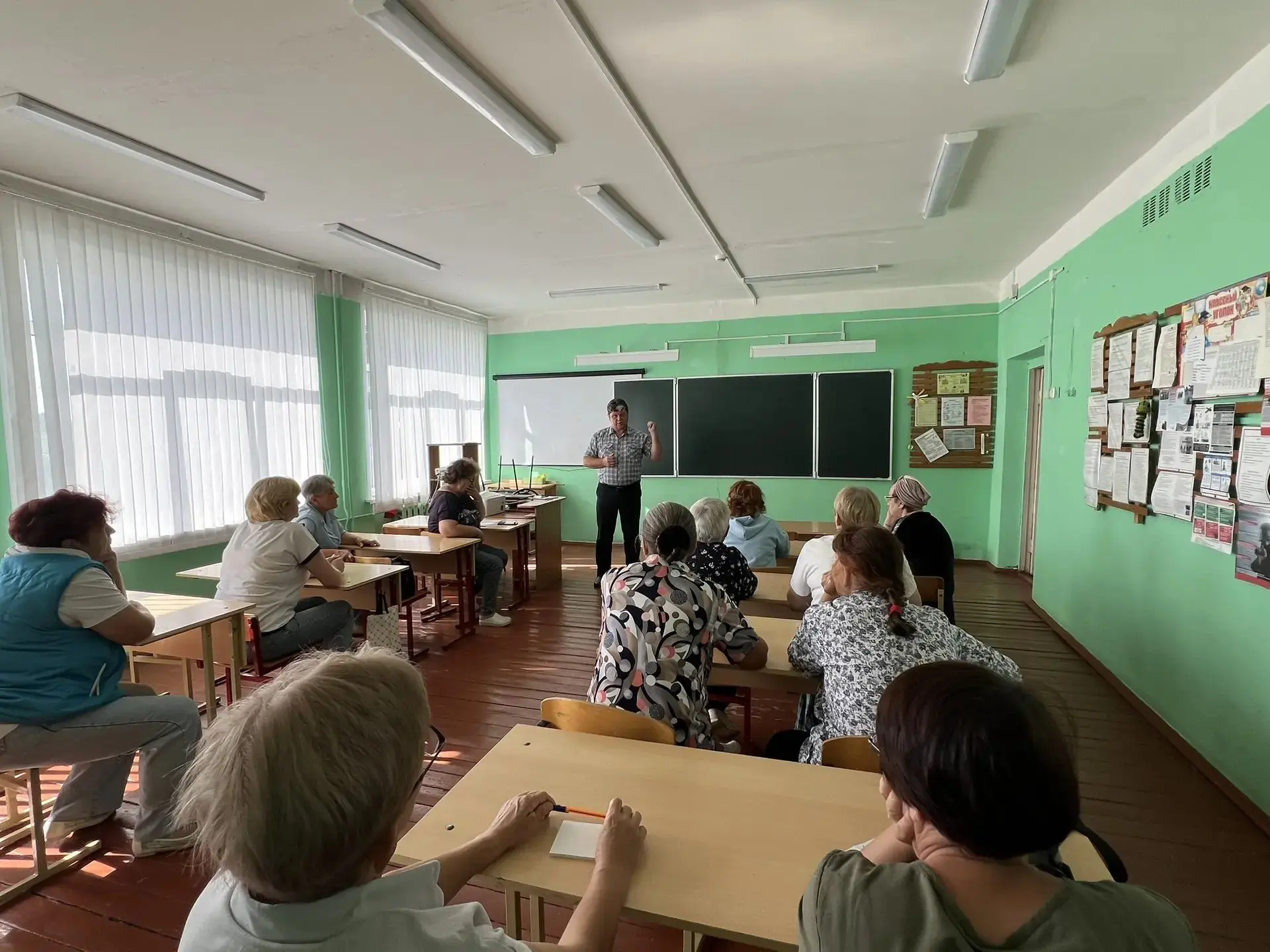18 августа в школе прошел педсовет и заседание штаба воспитательной работы. Учителя обс...