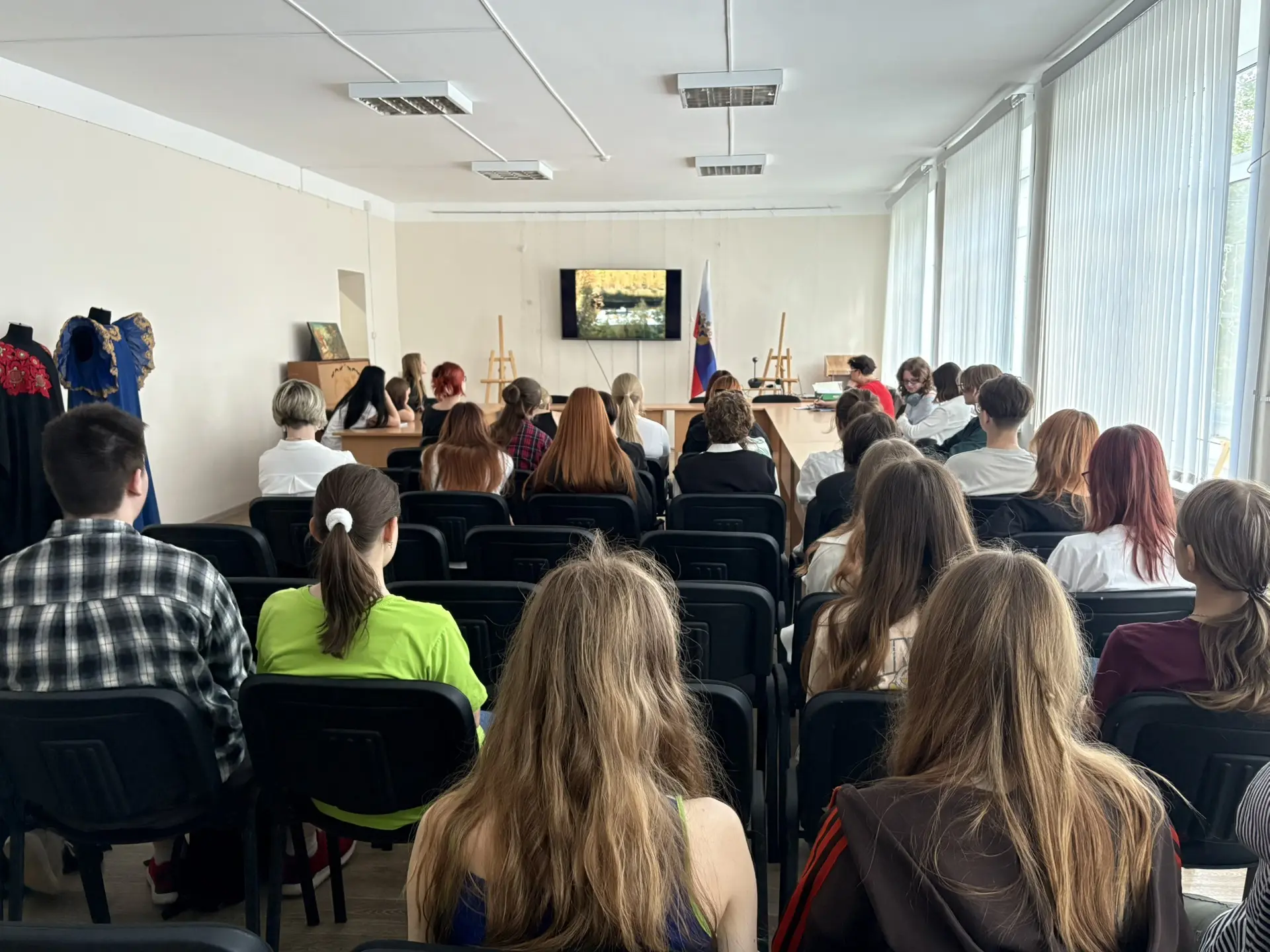 🔸В рамках празднования Дня народных художественных промыслов в Мстёрском институте лак...