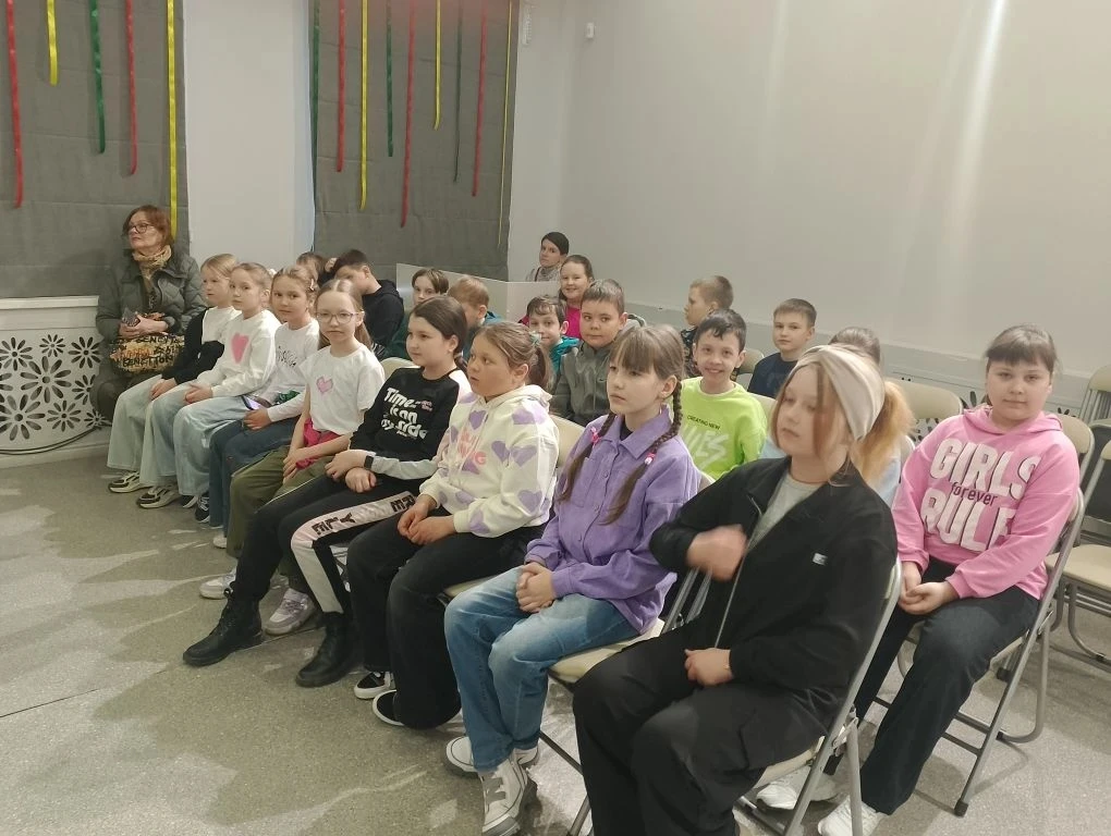 🪶 Путешествие в мир традиций: 3В класс в гостях у мастеров!  Сегодня наши третьеклассники отправилис