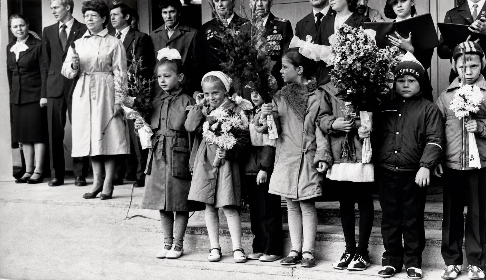 📸Фотоальбом «Парад выпускников» 🍁1 сентября - День знаний 1986 года… школа  №27