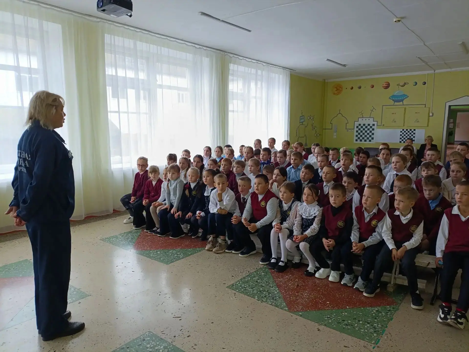 📌 В Вятской школе стартовал Месячник безопасности детей!
