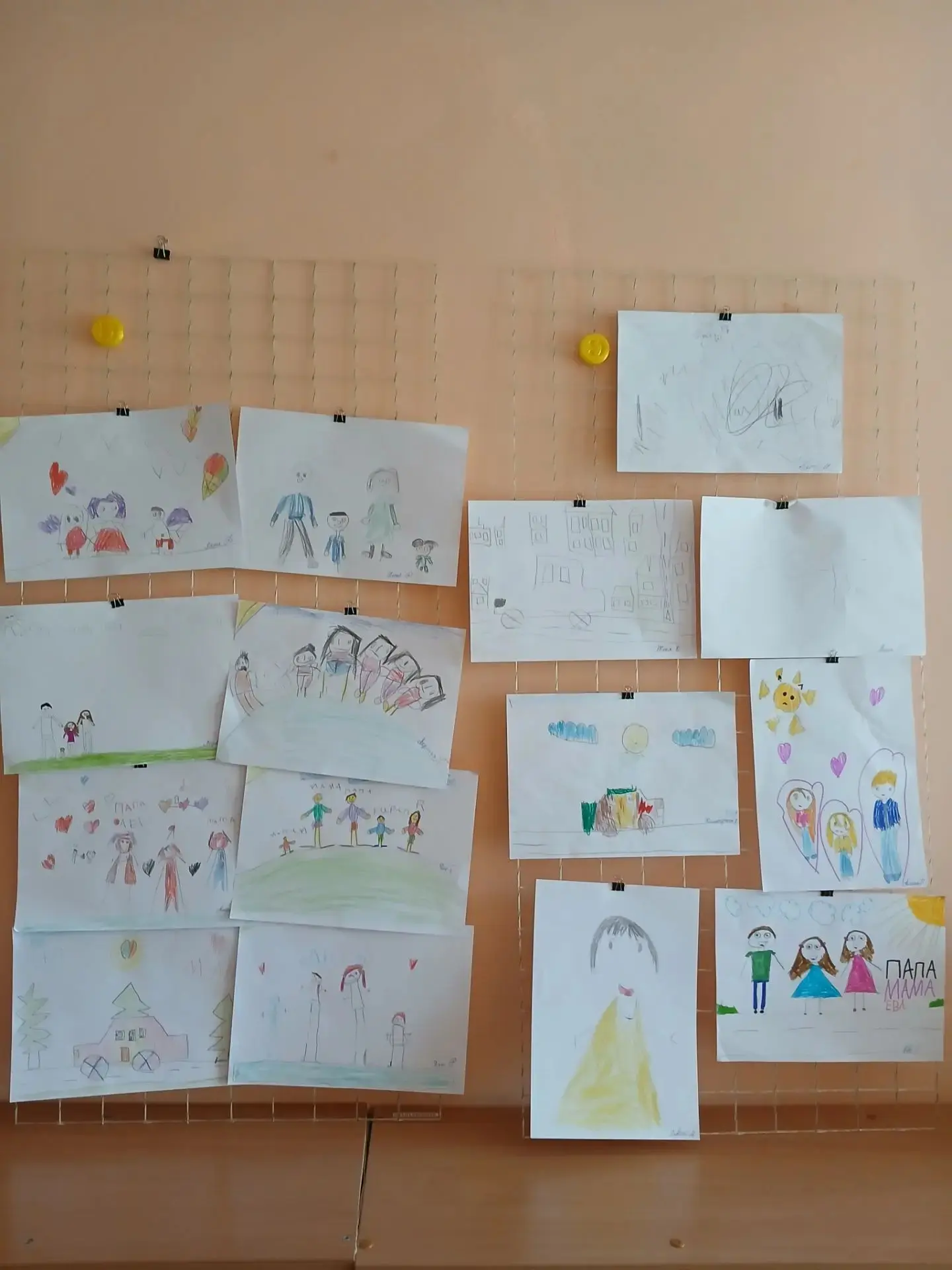 ☀️ Сегодня в наших группах царила атмосфера творчества и любви 🎨❤️. В честь Дня семьи, верности и л
