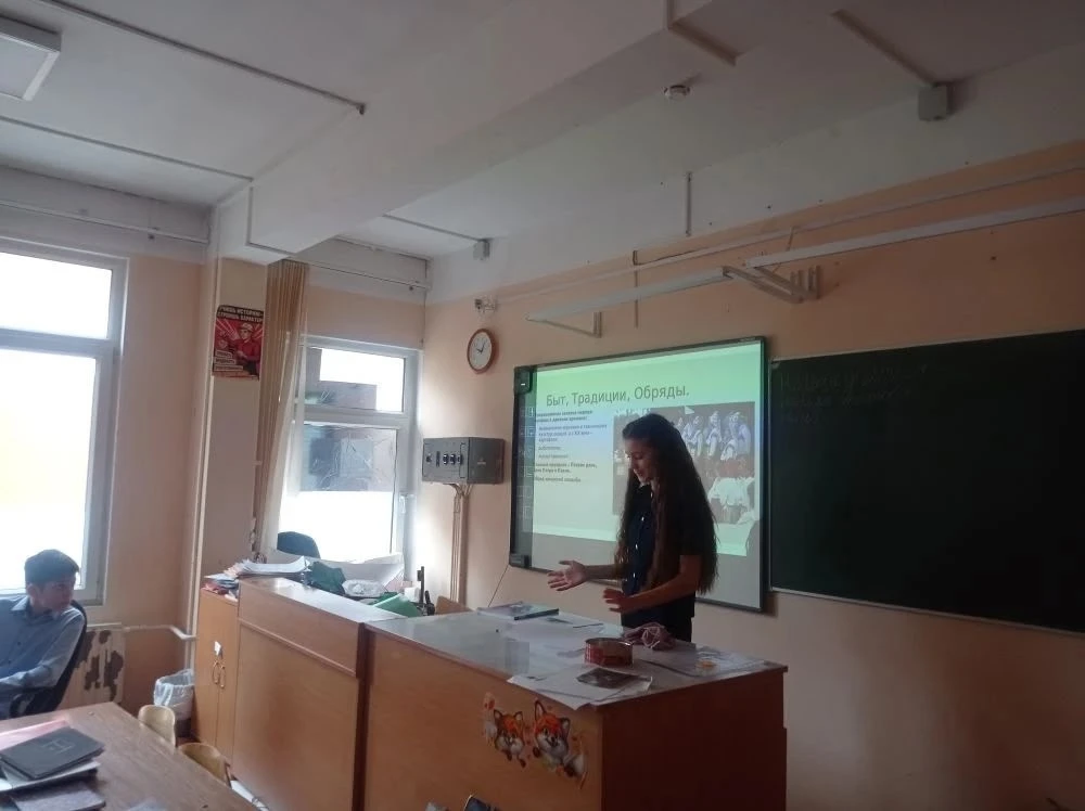 Россия — это не просто страна, это семья народов. 🇷🇺    На её огромной территории бок о бок живут сл