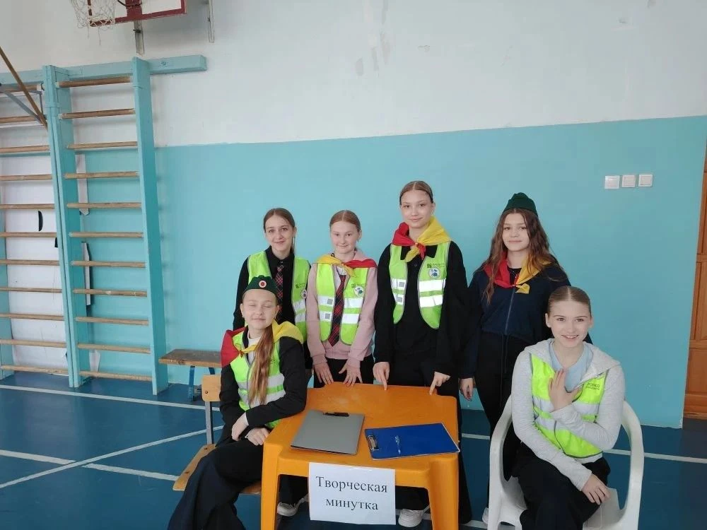 Благодарим юных инспекторов 6В класса из «Школы светофорных наук» за помощь в проведении конкурса «Б