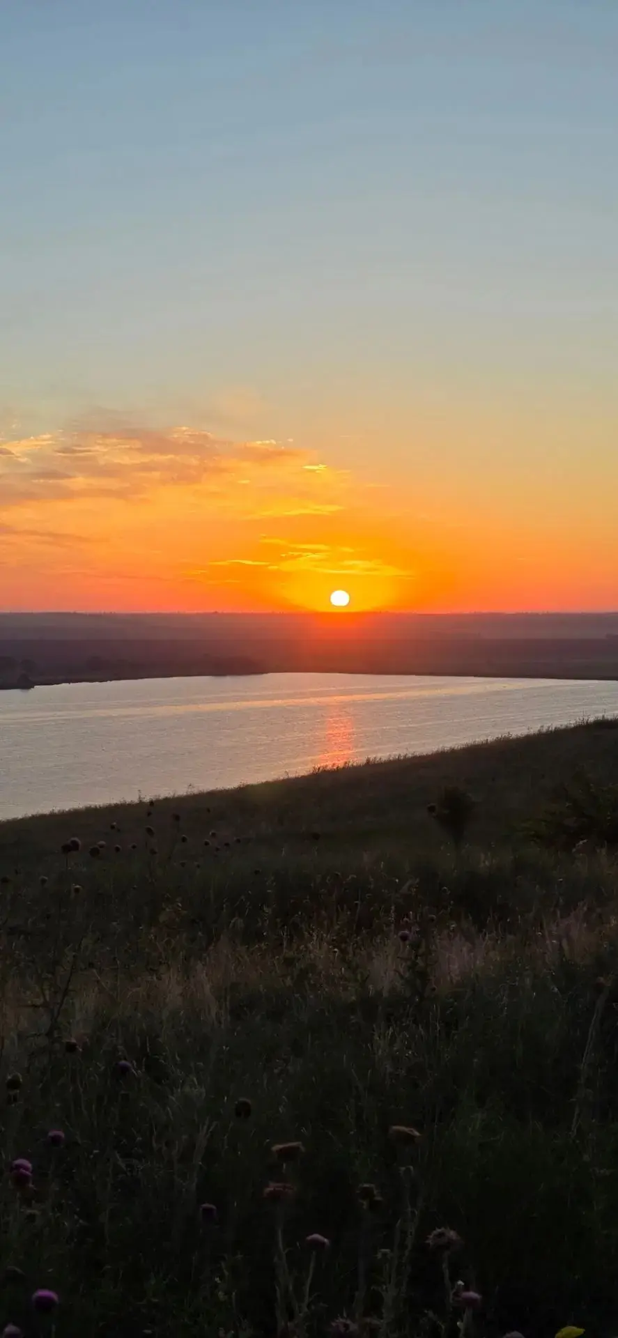 Сегодня - самый длинный день в году ☀️

21 июня - день летнего солнцестояния. Солнце достигло своей 