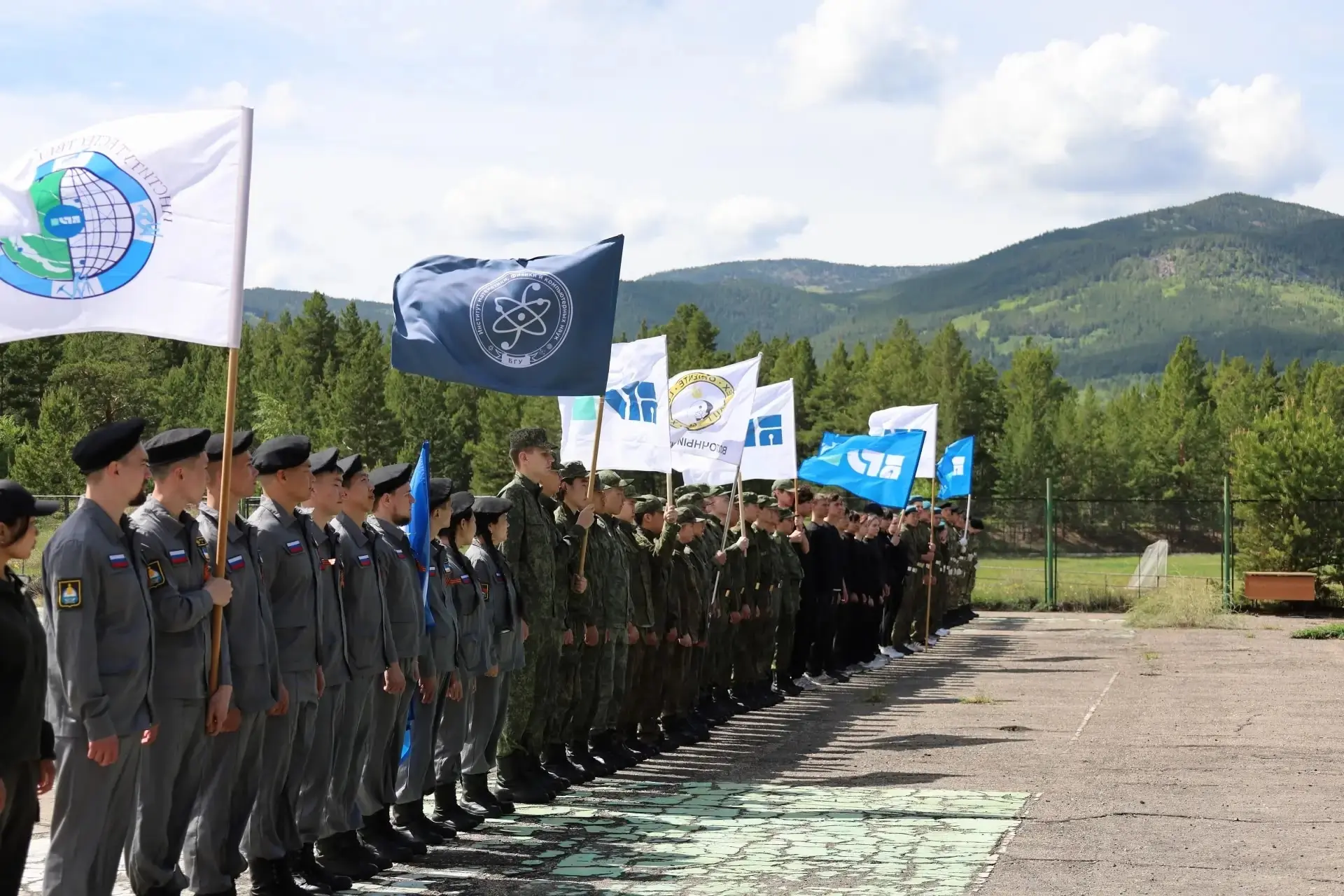 «Зарница-БГУ 2026»: традиции, опыт, победы 🔥🏆

5–6 июня на базе СОЛ «Олимп» прошла ежегодная внутр