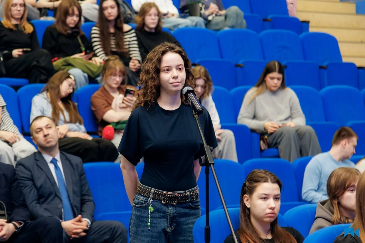 💫 В Университете Косыгина прошла встреча с участием героев СВО, посвящённая Дню воссоединения Крыма 