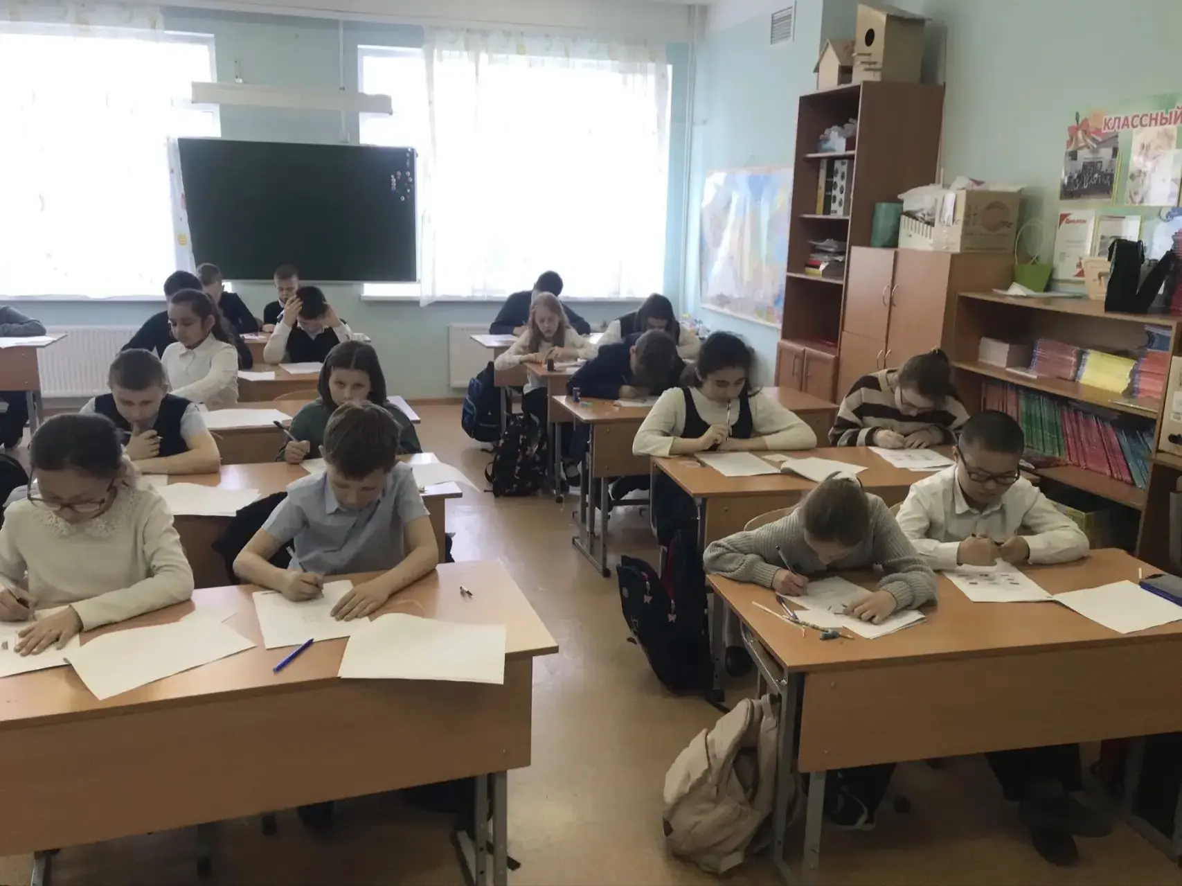 В 4 «В» классе подвели итоги трека «Орлёнок-Хранитель исторической памяти».Просмотрели видеоролик ,с