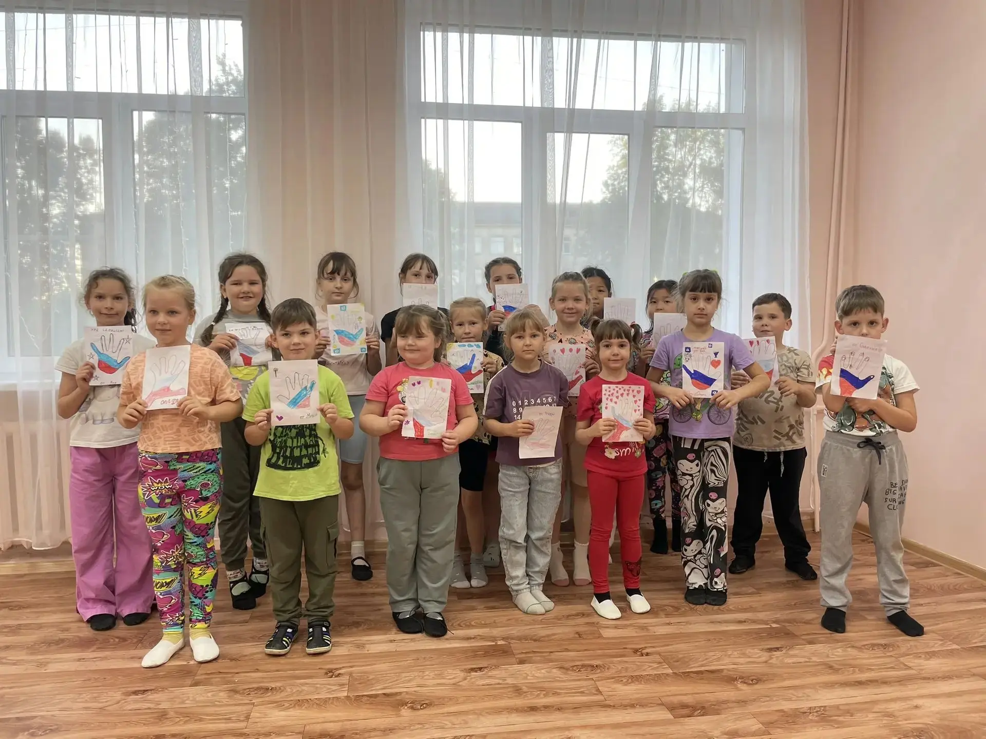 Спешим поделиться радостной новостью: открытки для наших доблестных солдат, участвующих...