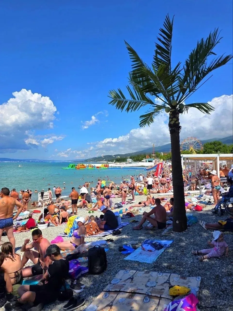 Днем на пляжах Кабардинки 🩵 см фото от 17-18 июня 🤗

Вечер, 19 июня, в Лазаревском на видео👉 (сня