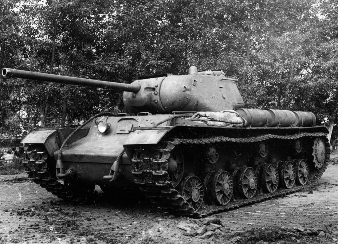 83 года назад, 31 июля 1943 года, начались первые испытания опытного танка КВ-1с с 85-м...