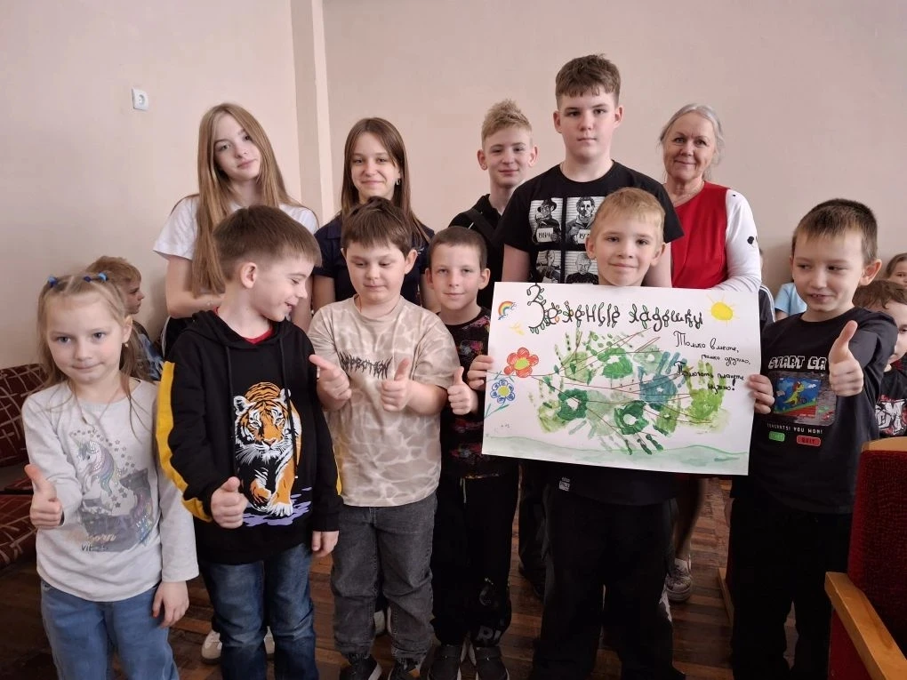30 марта в МБОУ "Гимназия 11 г.Ельца"  гостеприимно распахнул свои двери школьный лагерь "Радуга". Д