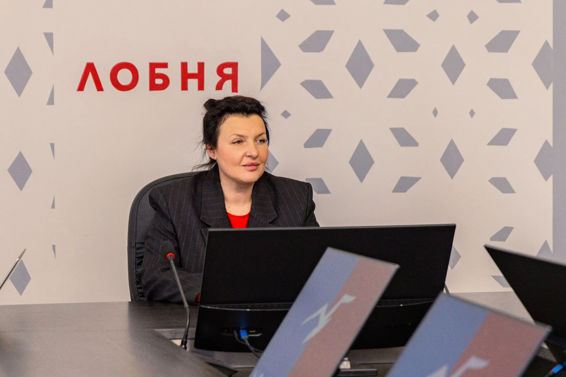 С коллегами провели отраслевое совещание по вопросам транспорта.